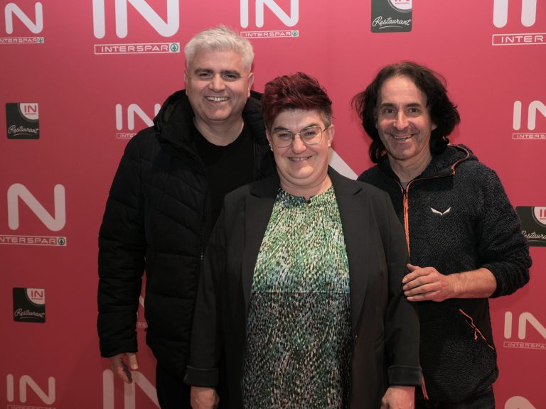 Obmann Joe Fritsche, Avni Pllana und Dagmar Fijatkowski (Stunde des Herzens).