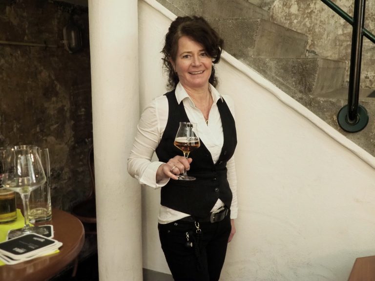 Biersommelier Maria Dünser gab einen Einblick in die Kunst des Brauens.