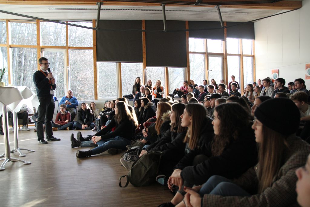 „THEO“ &#8211; eine Jobmesse mit Kirche drin