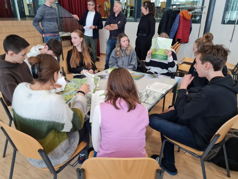 Der Workshop wurde vom Klimatologen Simon Tschannett geleitet, die Stadt Bludenz hat aktuelle Projekte eingebracht.
