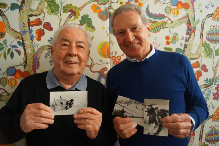 Zeitzeuge Martin Ölz zeigte Bilder von damals, mit Karl-Heinz Martini.