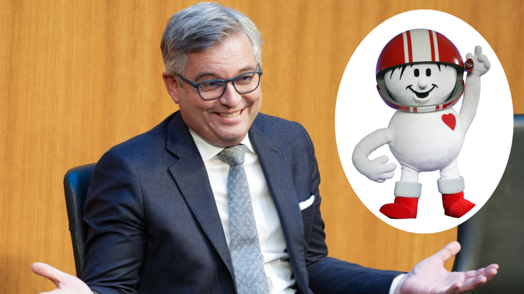 Hinter den Kulissen: Helmi bittet Brunner zum Gespräch