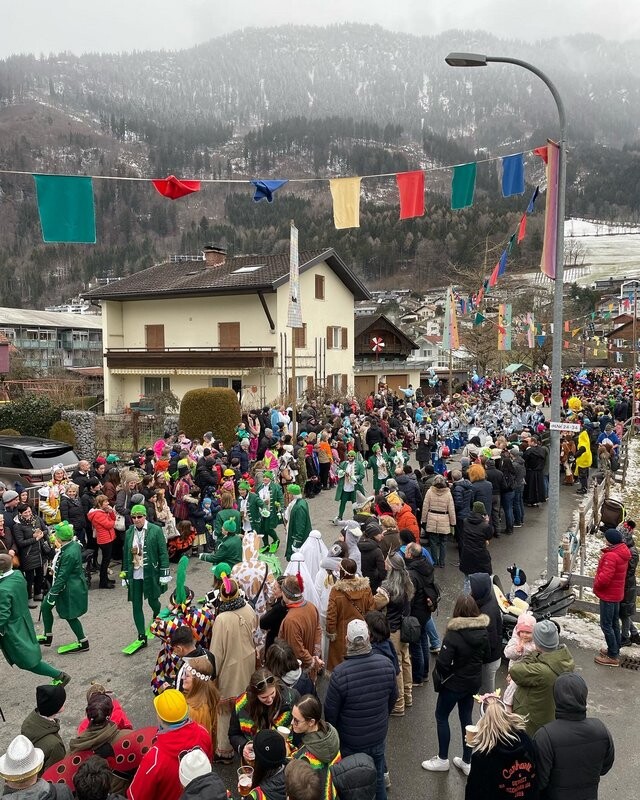Ausgelassene Stimmung in Bludenz: Über 1000 Teilnehmer erwarten die Besucher beim traditionellen Rungeliner Maskenlauf.stadt bludenz
