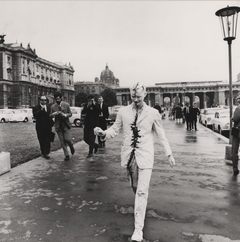 Die Ausstellung von Günter Brus wird am 16. Februar eröffnet.  <span class="copyright">Ludwig Hoffenreich, Courtesy of the artist und BRUSEUM/Neue Galerie, UMJ © Günter Brus</span>