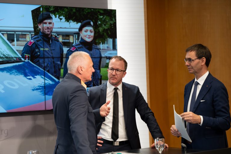 Ludescher, Gantner und Wallner hatten Redebedarf. Schließlich geht es um die Sicherheit des Landes. <span class="copyright">Land Vorarlberg/A. Serra</span>
