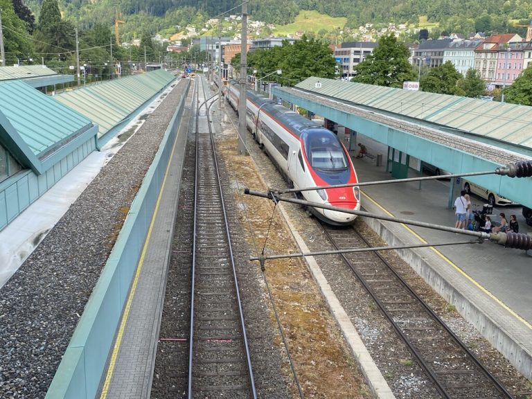 Der Bahnausbau im Rheintal ist eine weitere Forderung.