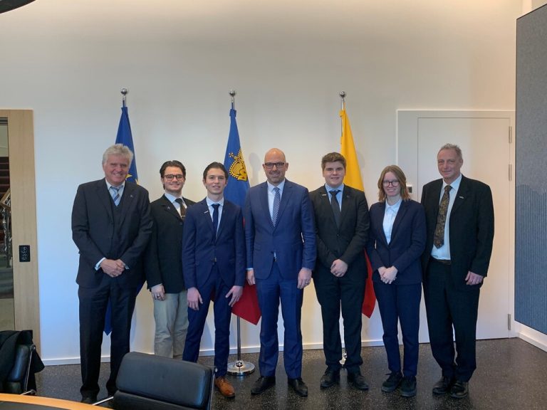 Die hak has fk zu Besuch bei Dr. Risch in Vaduz.Roland Moser, Liechtenstein