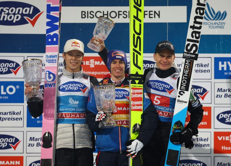 Die Top-3 in der Tageswertung in Bischofshofen (v. l.): Ryoyu Kobayashi, Stefan Kraft und Anze Lanisek.APA