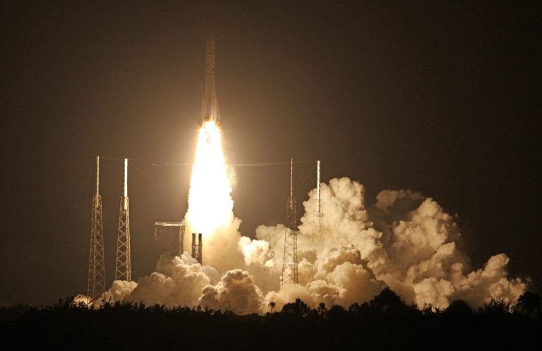 Die unbemannte Rakete „Vulcan Centaur“ hob gestern ab. ap