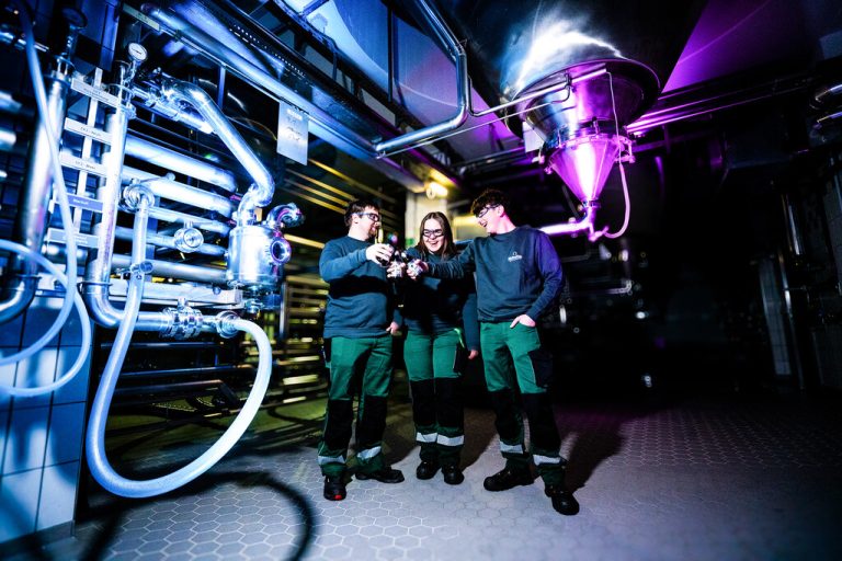 Drei von derzeit fünf Lehrlingen: Nico, Hannah und Tobias.