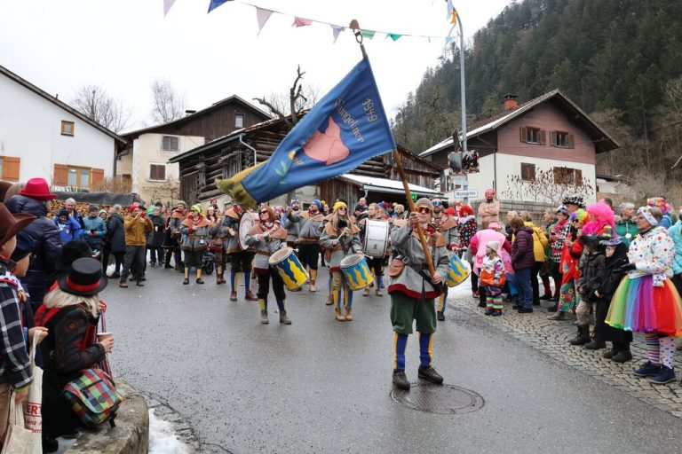 Fasching in Bludenz startet mit Pauken und Trompeten: Der Maskenlauf in Rungelin verspricht Spaß für Jung und Alt.Stadt Bludenz