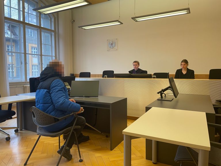 Der Angeklagte wurde während seiner Zeit auf Bewährung rückfällig. <span class="copyright">VN/MMH</span>
