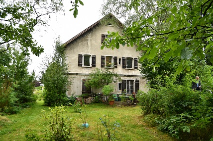 Haus mit Künstler-Atelier vor der Zwangsversteigerung