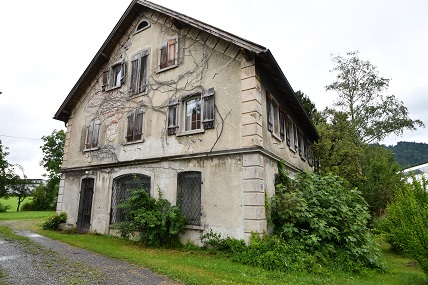 Haus mit Künstler-Atelier vor der Zwangsversteigerung