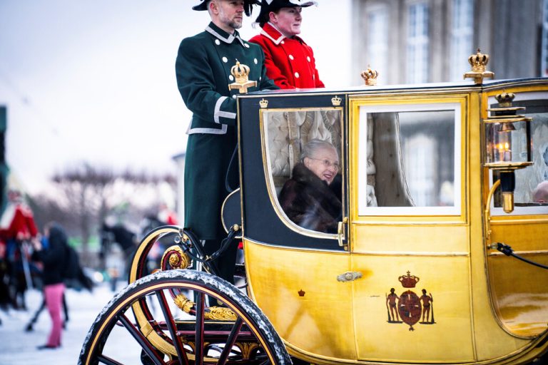 Königin Margrethe II. ist zum letzten Mal als dänische Regentin mit der Kutsche von ihrem Palast aus zum Neujahrsempfang in Schloss Christiansborg gefahren. Reuters