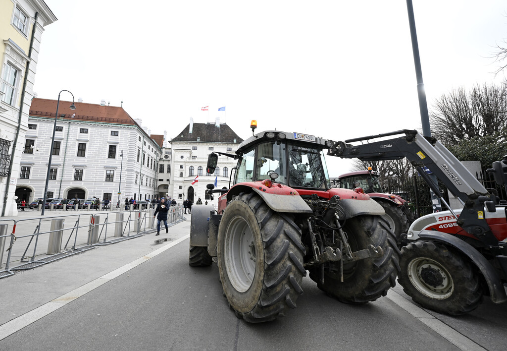 Politik in Kürze