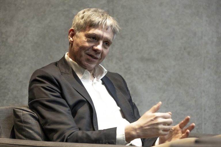 Trummer: "Mein Ziel ist es, die Vielfalt der Kunst zu unterstützen und zu zeigen, dass im Kunsthaus alles möglich ist". <span class="copyright">Roland Paulitsch</span>