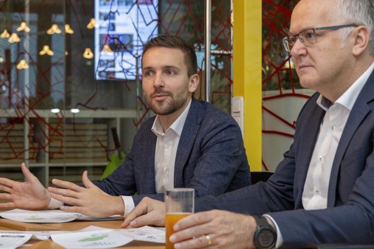 Elmar Hartmann und Christian Zoll warnen vor einem Wohlstandsverlust. <span class="copyright">vn/PAulitsch</span>