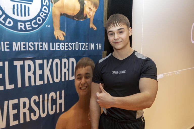 Daumen hoch! „Ich bin zufrieden", meinte Marvin Simmerle nach dem Versuch. <span class="copyright">VN/Steurer</span>