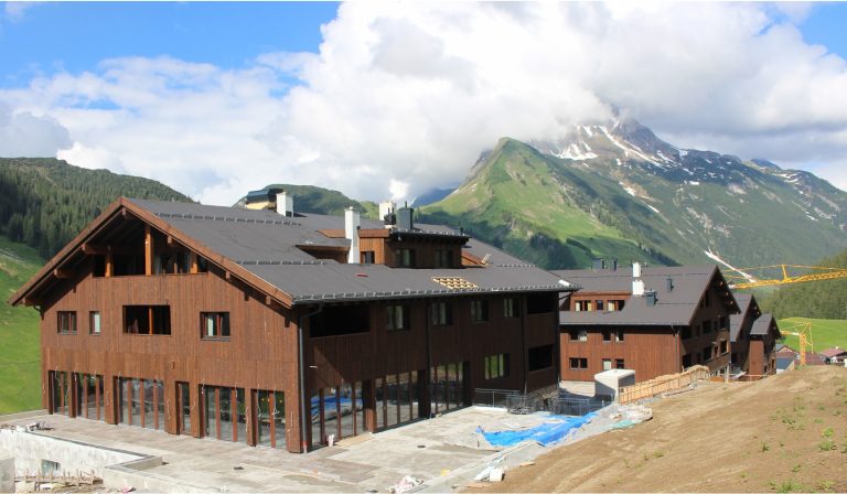 Mountain Residences entwickelte auch das Resort in Warth (Bild aus 2019). Die rund 30 Apartments wurden an Anleger verkauft. <span class="copyright">VN/STP</span>