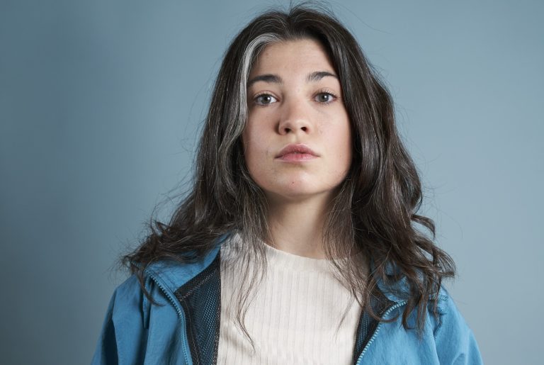 Isabella Campestrini spielt und inszeniert das Theaterstück „Die Wald“.  <span class="copyright">Sarah Mistura</span>