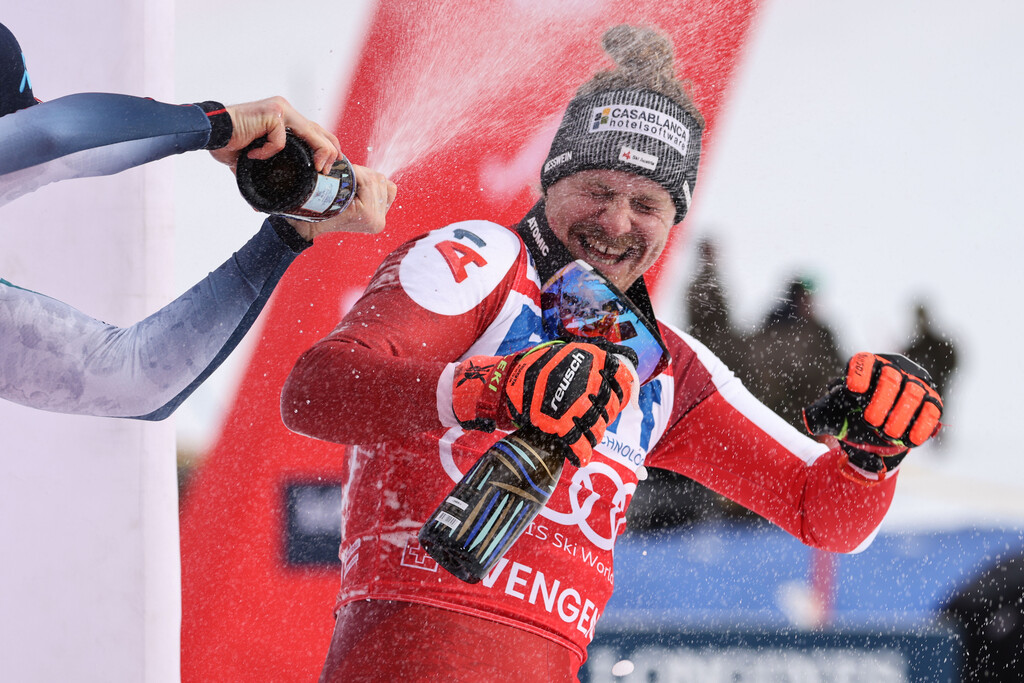 Manuel Feller im Slalom weiter in Überform