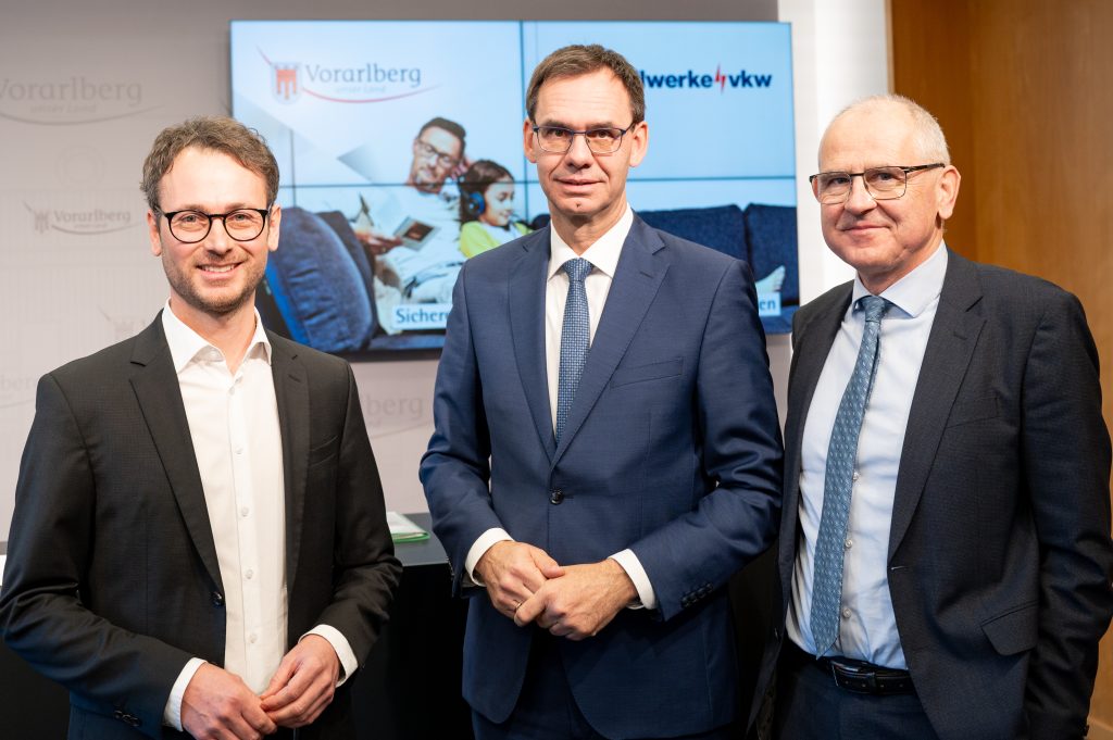 Strom und Erdgas werden erneut günstiger: Doch Zadra spricht Warnung aus