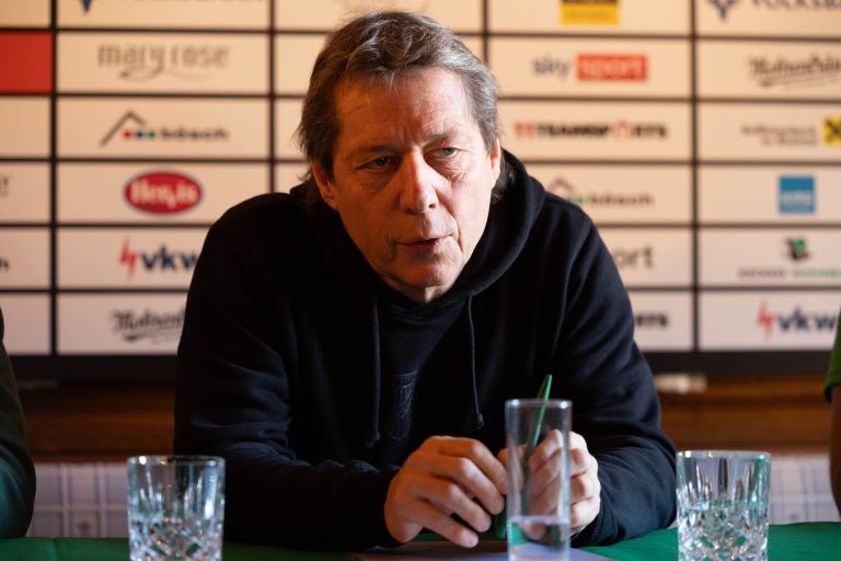 Bernd Bösch hat mit den Fans schon einige Gespräche geführt. <span class="copyright">Hartinger</span>