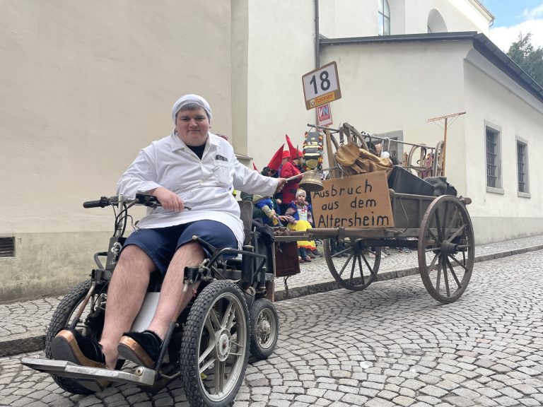 Der Ausbruch aus dem Altersheim wurde beim Wägeli Club Roggwill (CH) gefeiert.