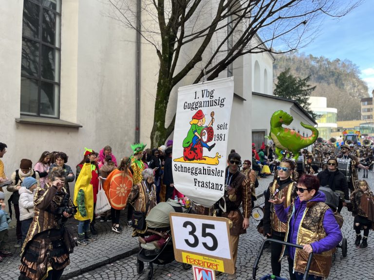 Vorarlbergs erste Guggamusik, die Schneggahüsler aus Frastanz, ließen sich das Spektakel nicht entgehen.