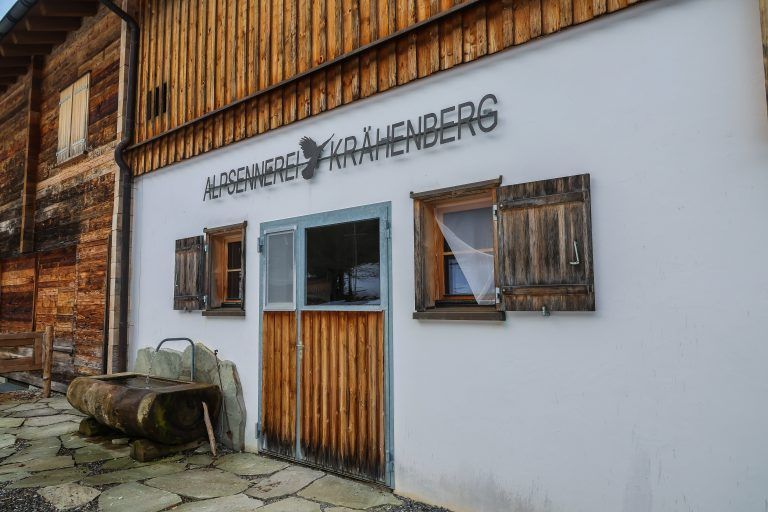 Neos wollen mit ihrer parlamentarischen Anfrage Licht in die Causa zu möglichen Seilschaften, Kontrollversagen und dem weiteren Vorgehen bringen. <span class="copyright">VN/Steurer</span>