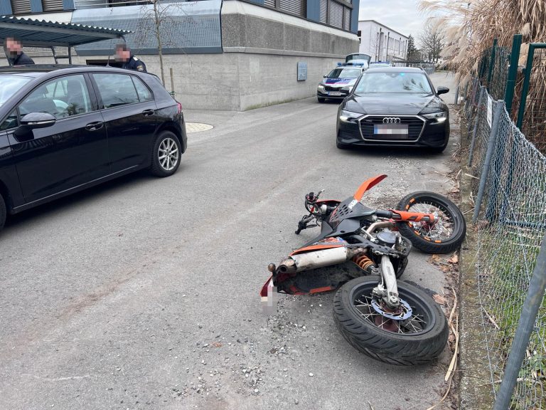 In einer Sackgasse in Hard endete die Fluchtfahrt des 18-jährigen Bikers. <span class="copyright">vlach</span>