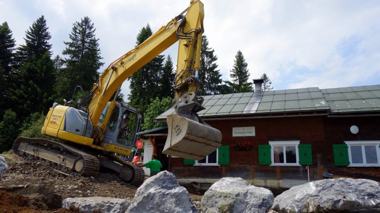 2017 wurde der Außenbereich der Lustenauer Hütte saniert.