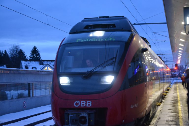 Über ein Drittel der Fahrgäste der Linie 166 verpasste bisher die Anschlusszüge am Lustenauer Bahnhof.
