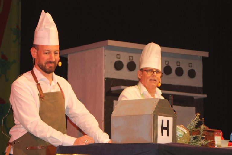 Dietmar Breuß und Peter Speckle sorgen für kulinarische Überraschungen und Lacher.