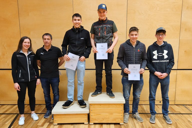 Jugendklasse mit Fabian Summer auf Platz 1,  Luca Nachbaur auf Platz 2 und Florian Kathan auf Platz 3.