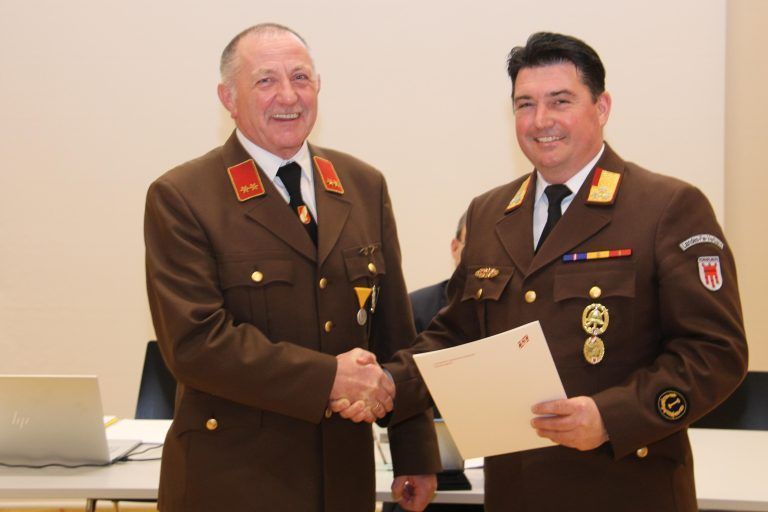 Für sein jahrzehntelanges Engagement im Feuerwehrwesen, unter anderem in zahlreichen Funktionen wie auch als Kommandant, wurde Harald Gunz mit dem Verdienstkreuz in Silber des Landesfeuerwehrverbandes ausgezeichnet.