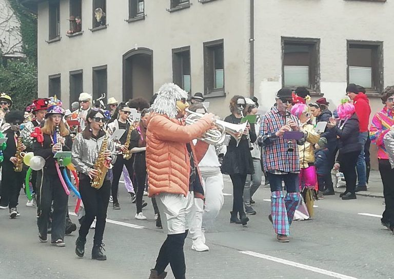 Der traditionelle Götzner Faschingsumzug sorgte für ordentlich närrisches Treiben in der Marktgemeinde. <span class="copyright">MIMA</span>