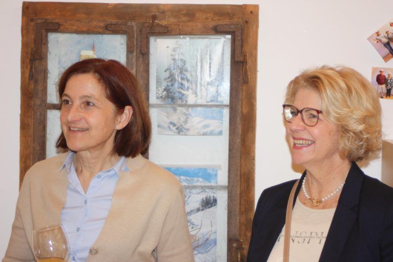 Natalie Wojtech und Elfi Allgäuer freuten sich über die neuen Räumlichkeiten.