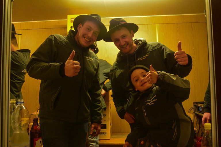 Dennis, Johannes und Florian von der Funkenzunft freuten sich über den geglückten Abend.