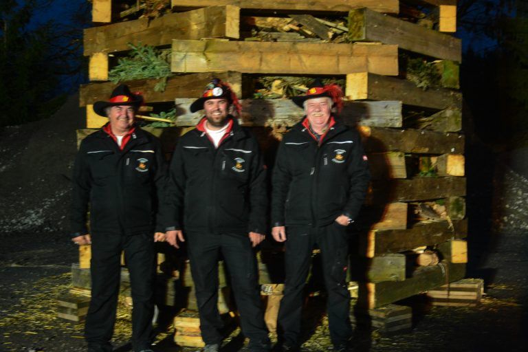 Klaus, Jonathan und Albert waren bereit für das große Abbrennen.