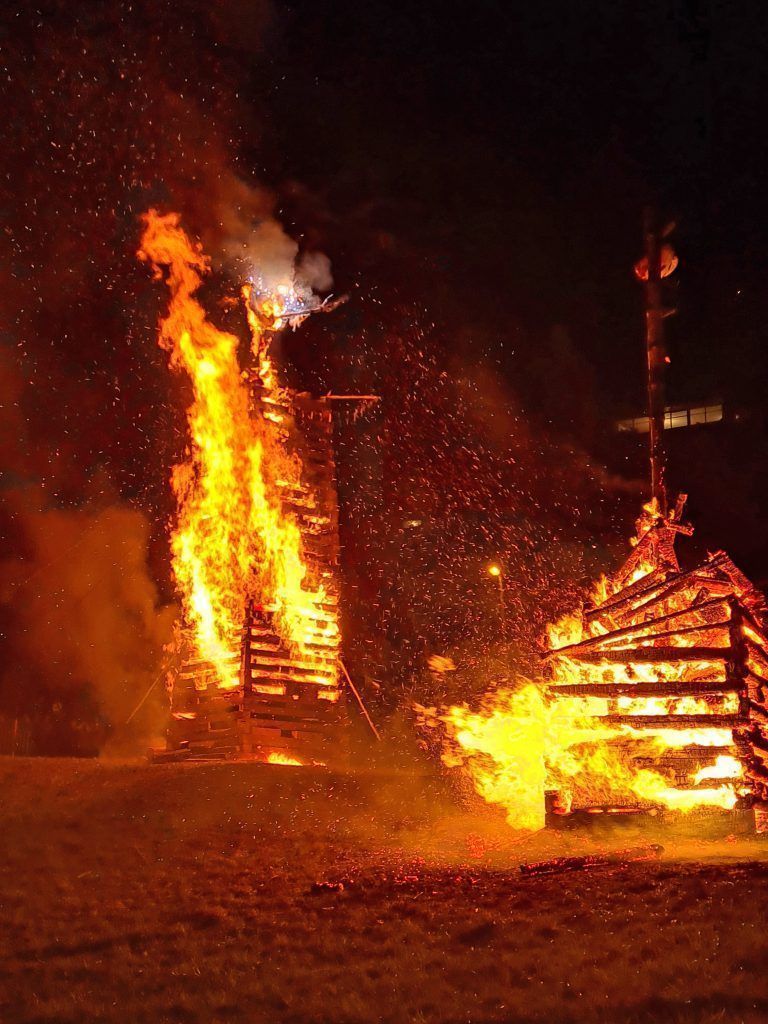 Die neuen Funkenmeister hatten die Feuertaufe erfolgreich bestanden.