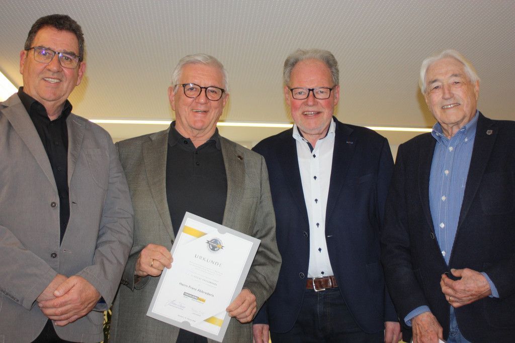Hohe Auszeichnung für Franz Abbrederis, alter Ausschuss bei Neuwahlen bestätigt