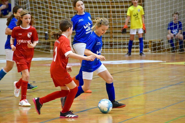 Die Mädchen zeigten beeindruckenden Fußballsport. - Inklusion und Fußballspaß im Einklang - „kick mit Fußball PLUS" Hallenturnier