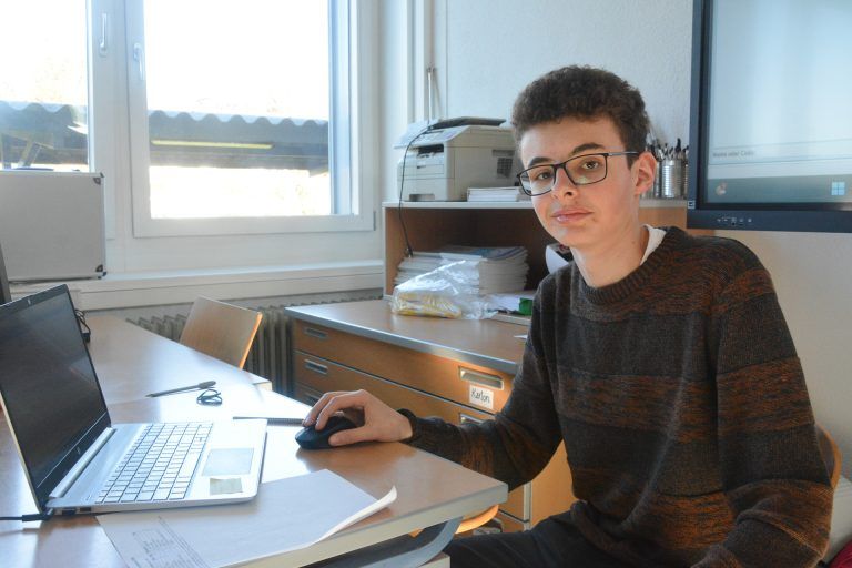 Jonas (17) war Schiedsrichter und achtete auf das Einhalten der Regeln. - Schach-Matt am Wochenende - Schach-Matt am Wochenende
