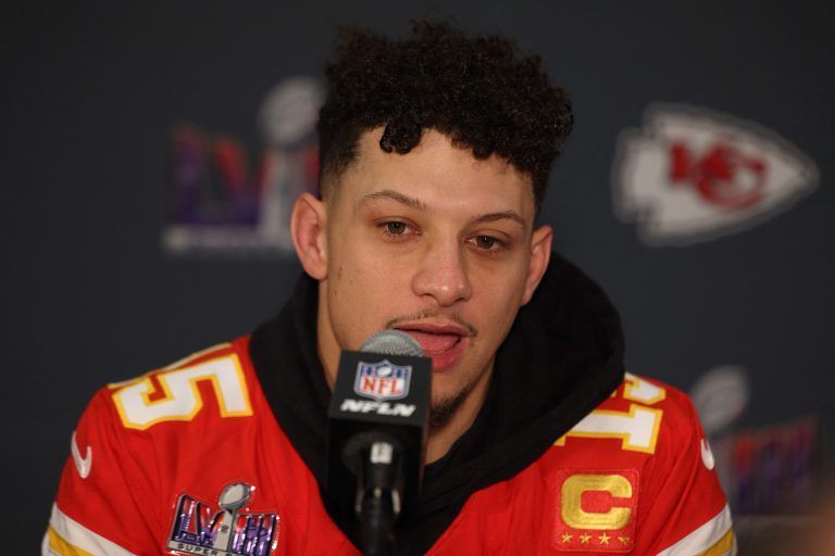 Mahomes bei der Pressekonferenz. <span class="copyright">ap</span>