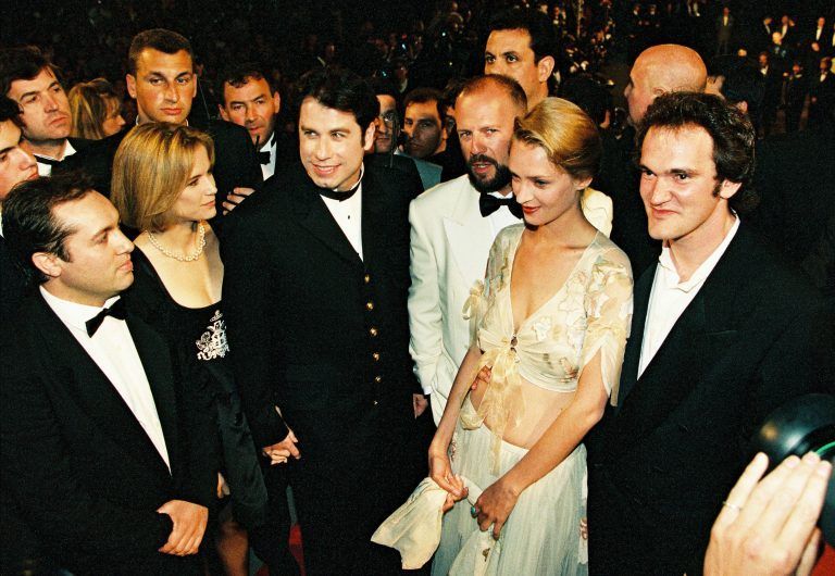 Kelly Preston, John Travolta, Bruce Willis, Uma Thurman und Quentin Tarantino bei der Präsentation von "Pulp Fiction" beim 47. Film Festival von Cannes. <span class="copyright">REUTERS/John Schults</span>