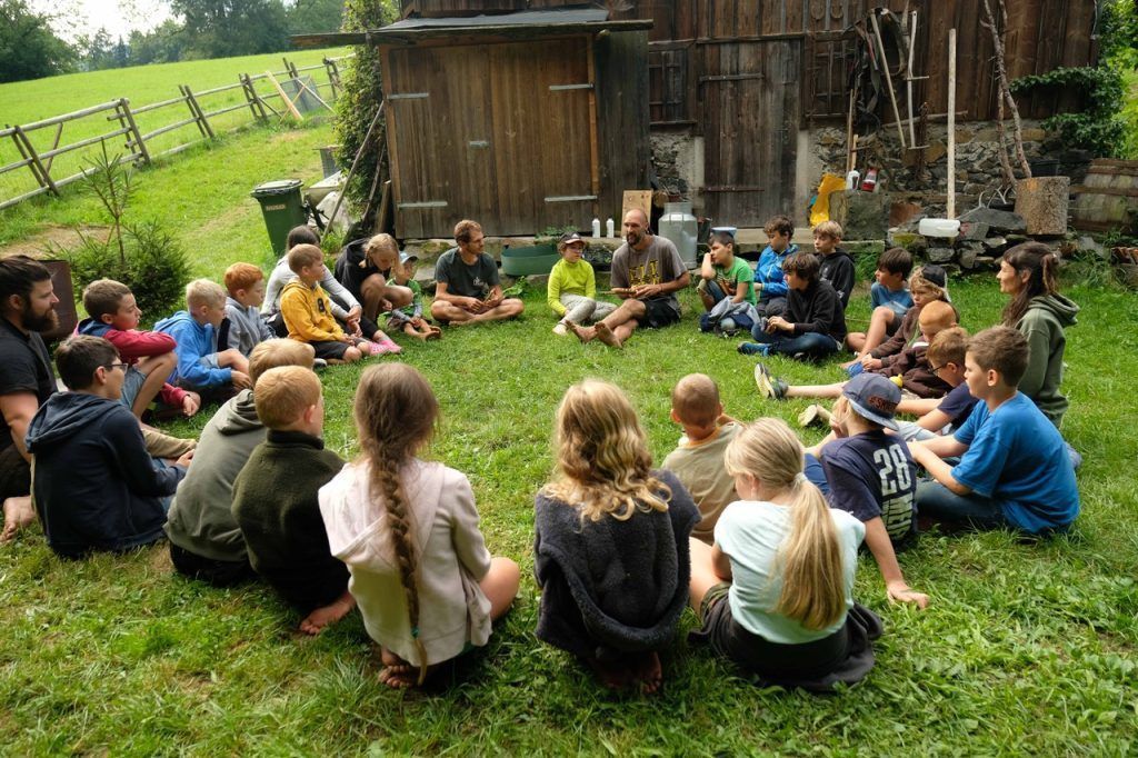 Die Waldläuferbande in Röthis: Naturerfahrungen und Selbstvertrauen für Kinder