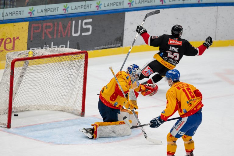 Luka Erne erzielte beim Sieg der Pioneers den ersten und letzten Treffer. <span class="copyright">VN-STiplovsek</span>
