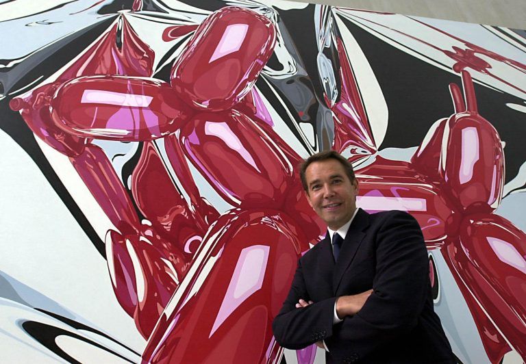 Jeff Koons vor "Celebration-Balloon Dog"